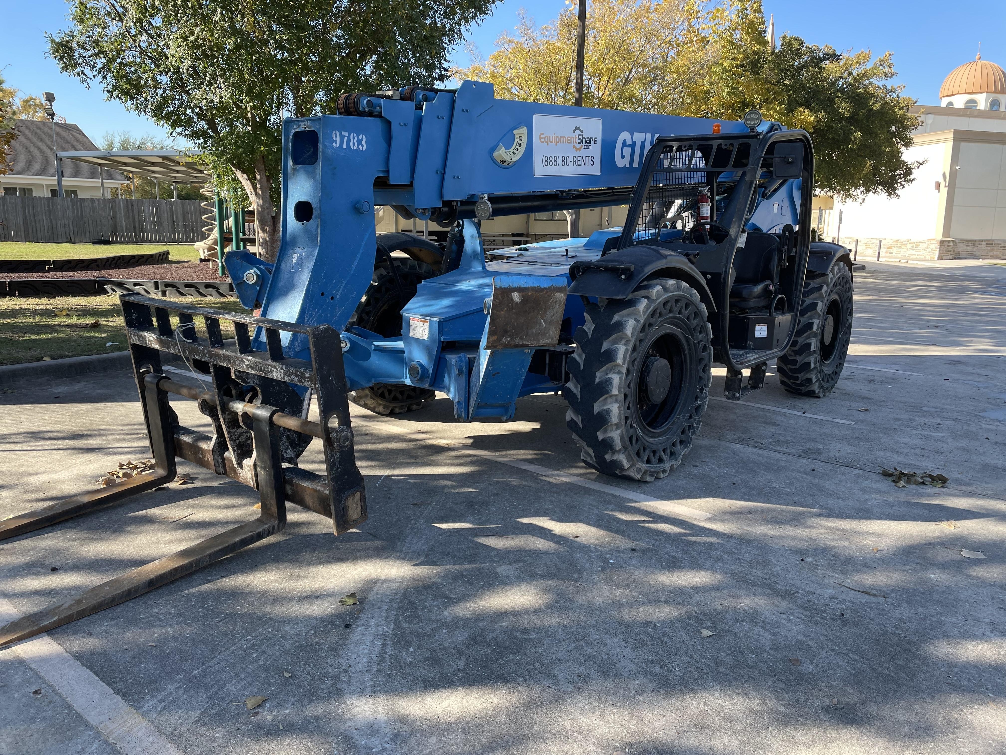 2018 GENIE GTH-1056