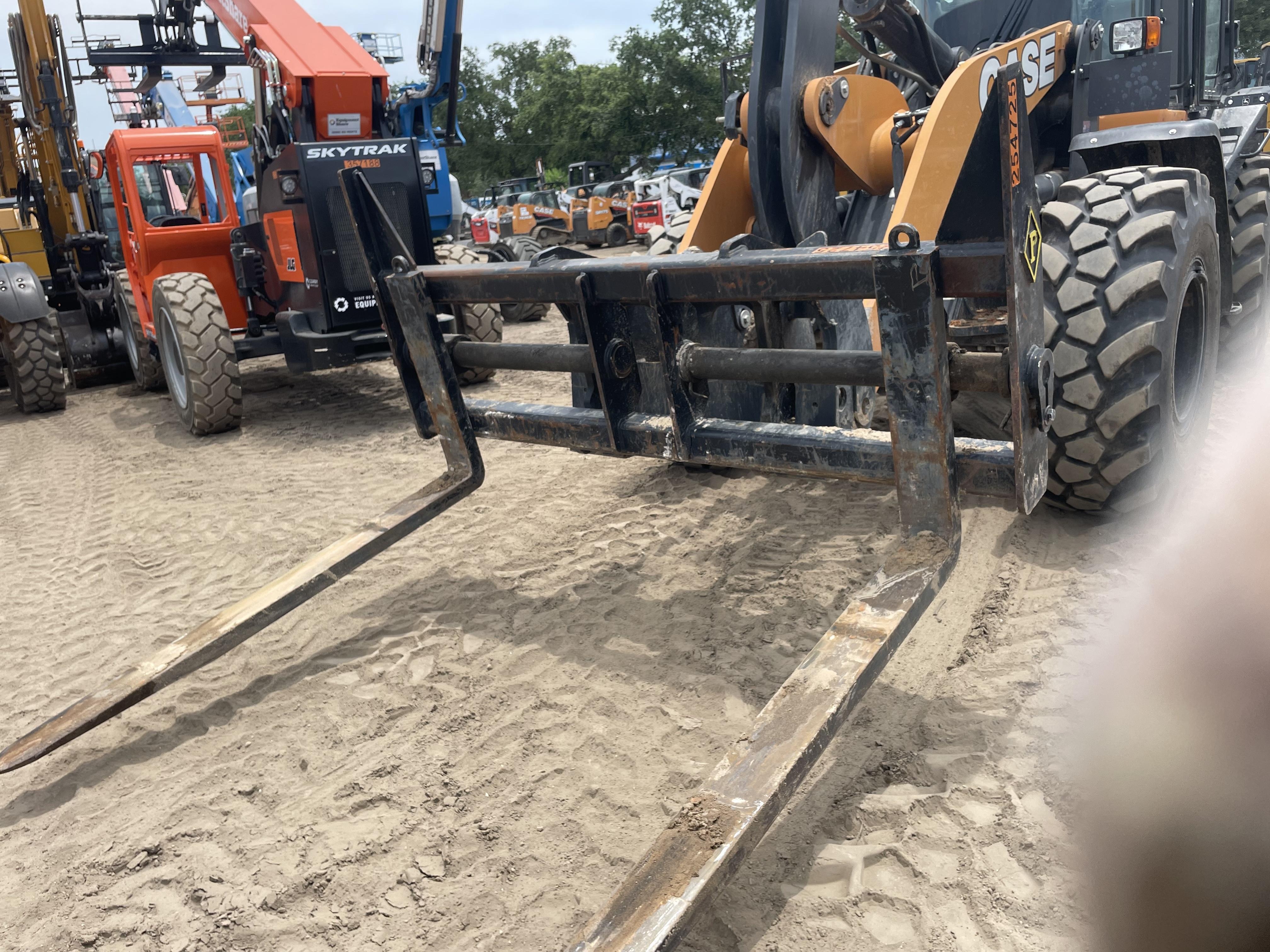 2022 PEMBERTON 72" Utility Forks