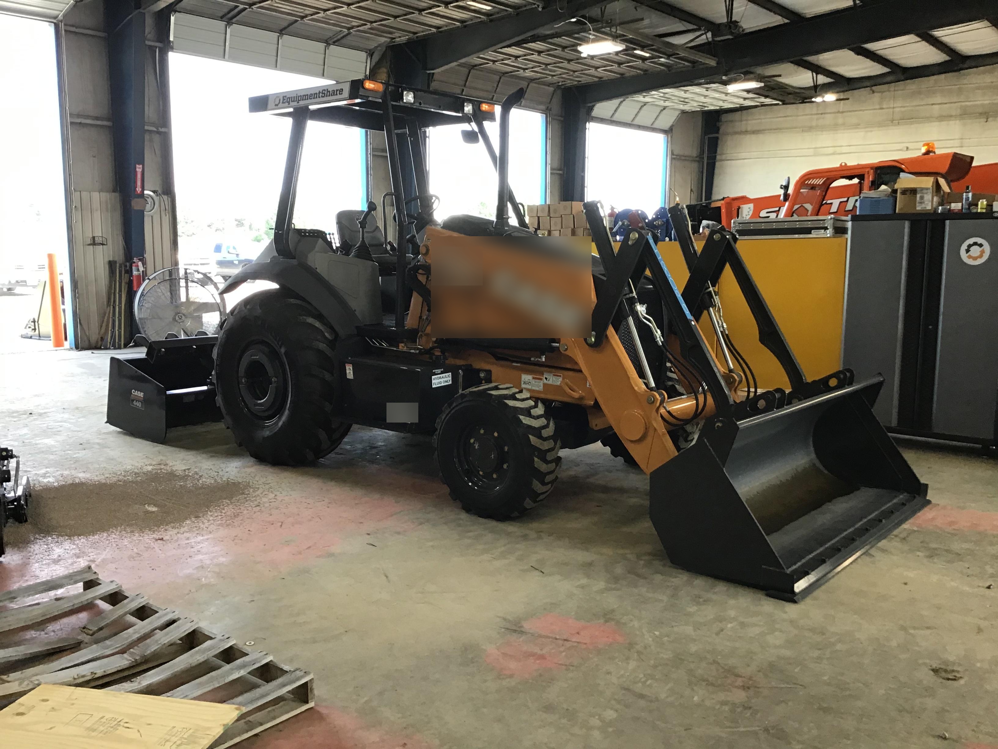 2019 CASE 570N EP