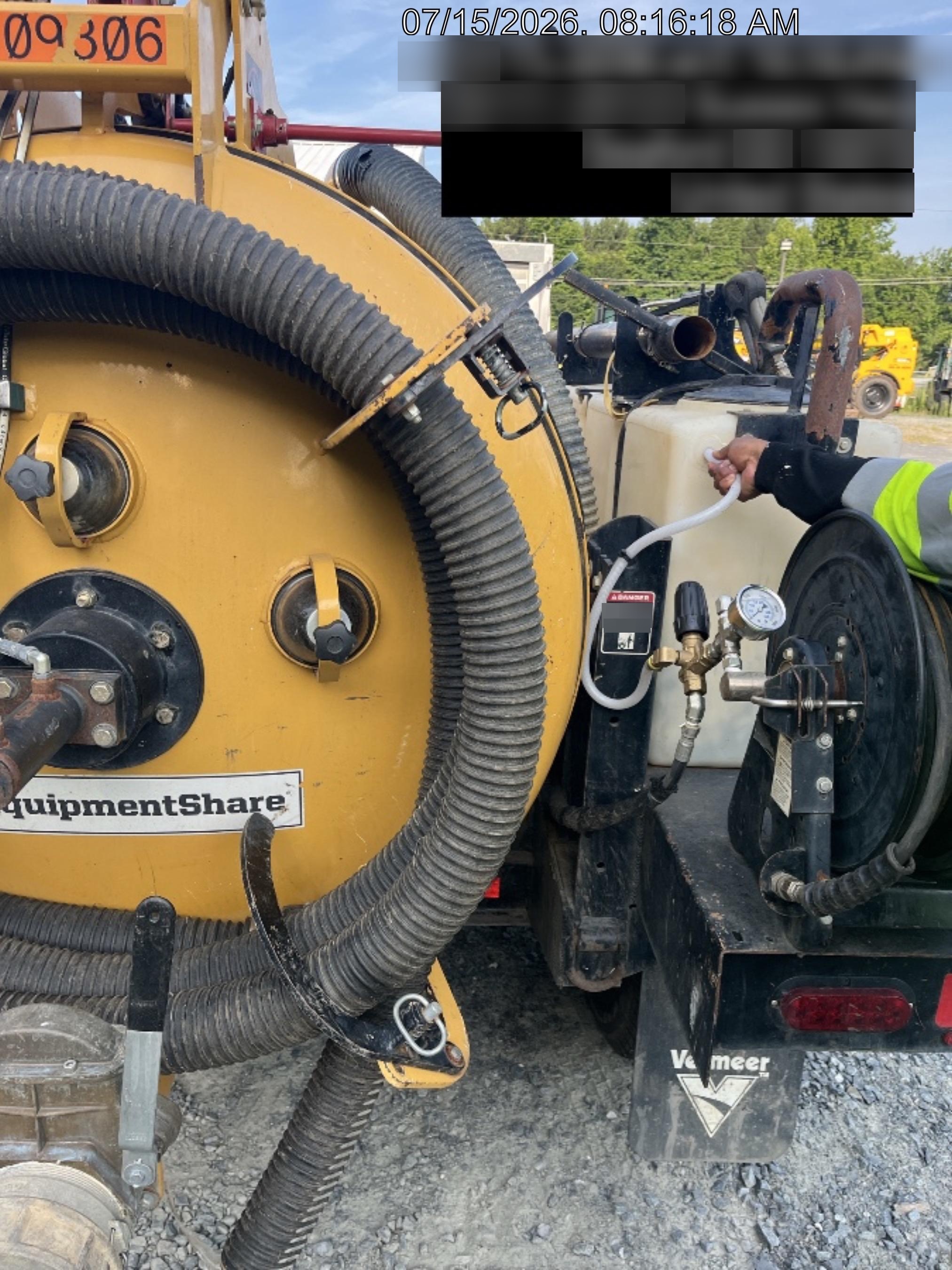 2023 VAC-TRON LP573XDT