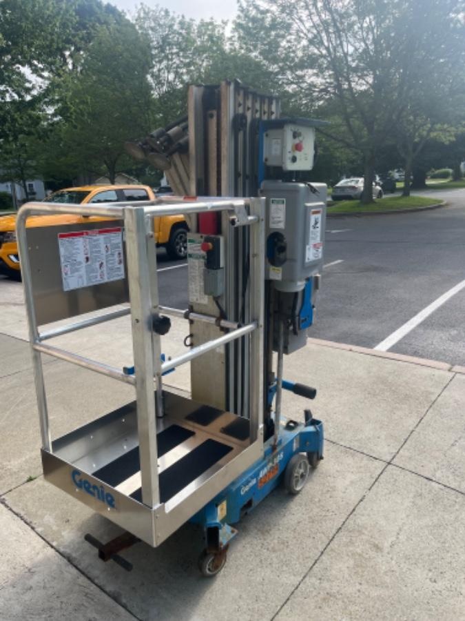 2019 GENIE AWP-30S
