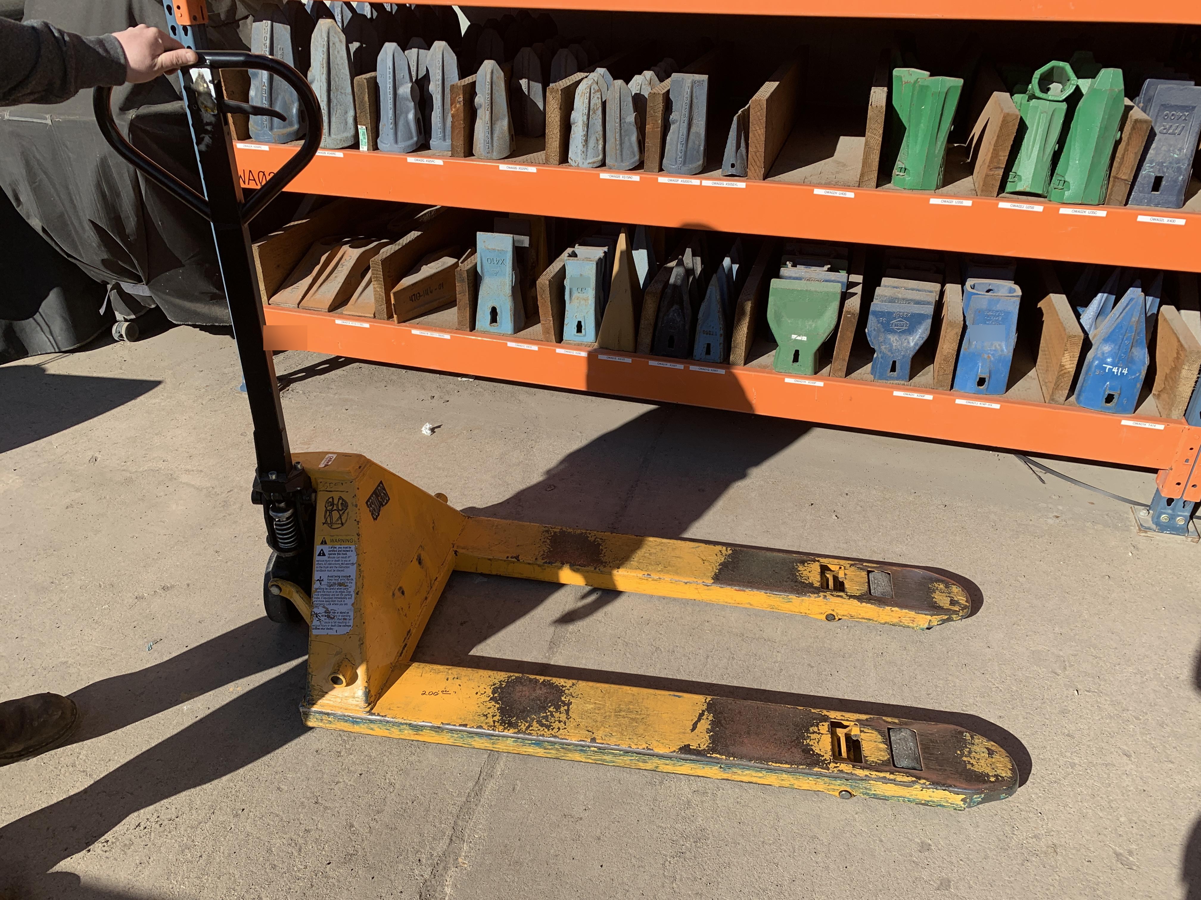 2022 CROWN 5,500lb Manual Pallet Jack - Crown